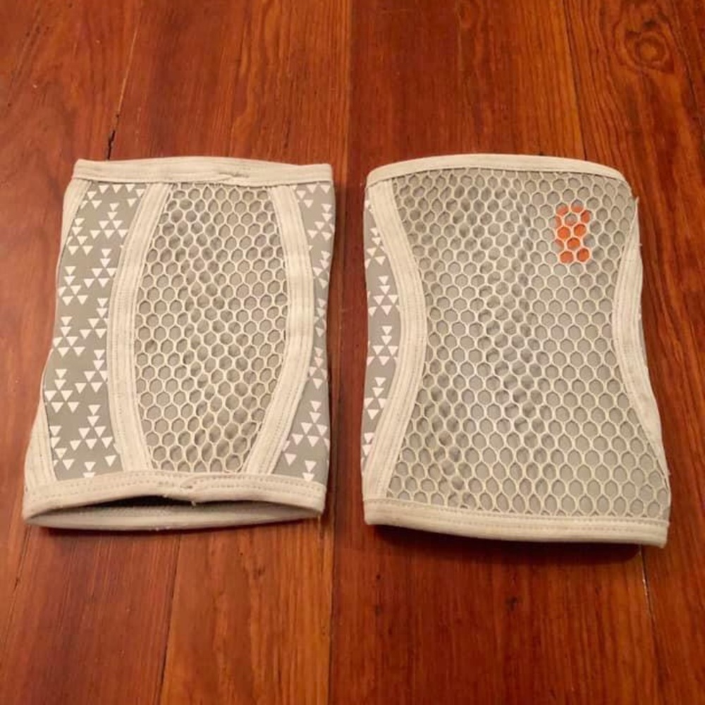 Unbroken Design Knee Sleeves